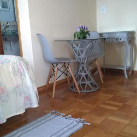 Flat Em Local Tranquilo, Com Garagem Dois Quarteiroes Do Centro Historico, 15 Min De Tiradentes Lägenhet São João del Rei Exteriör bild